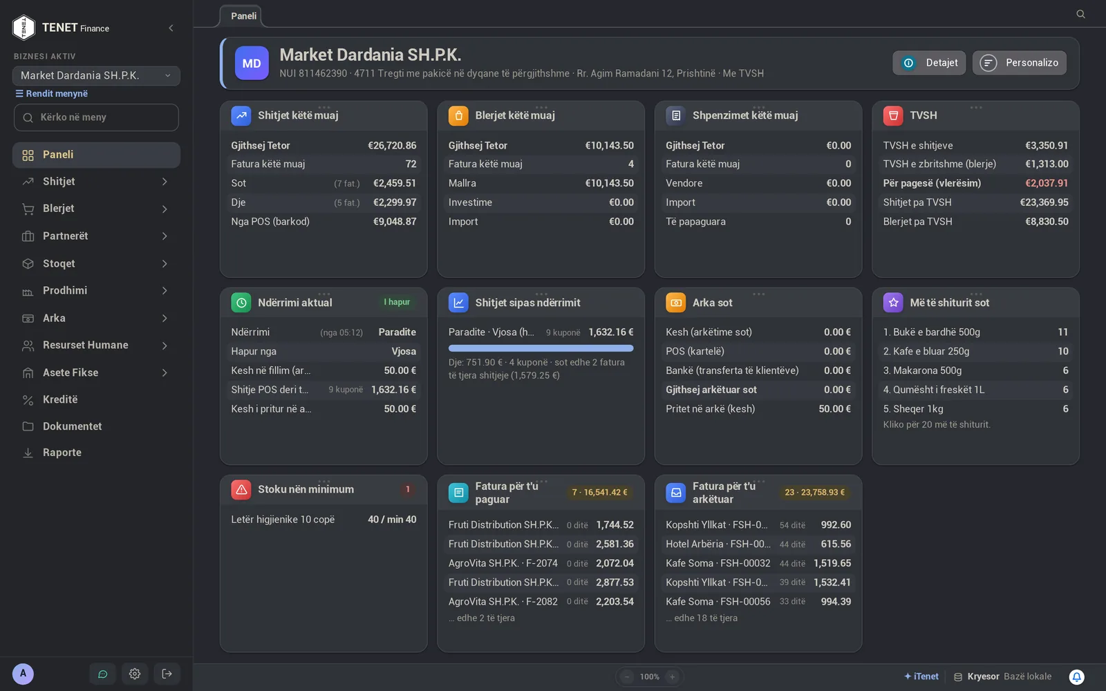 Paneli në dark mode